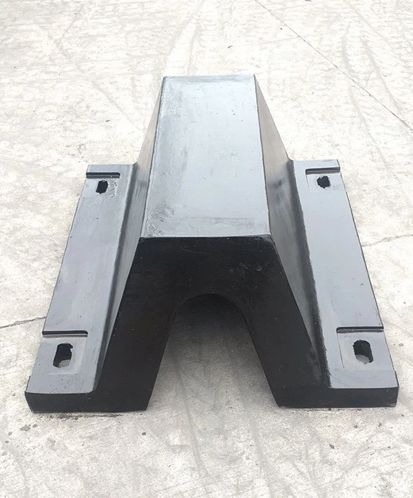 Arch (V type) rubber fender Arch (V type) rubber fender